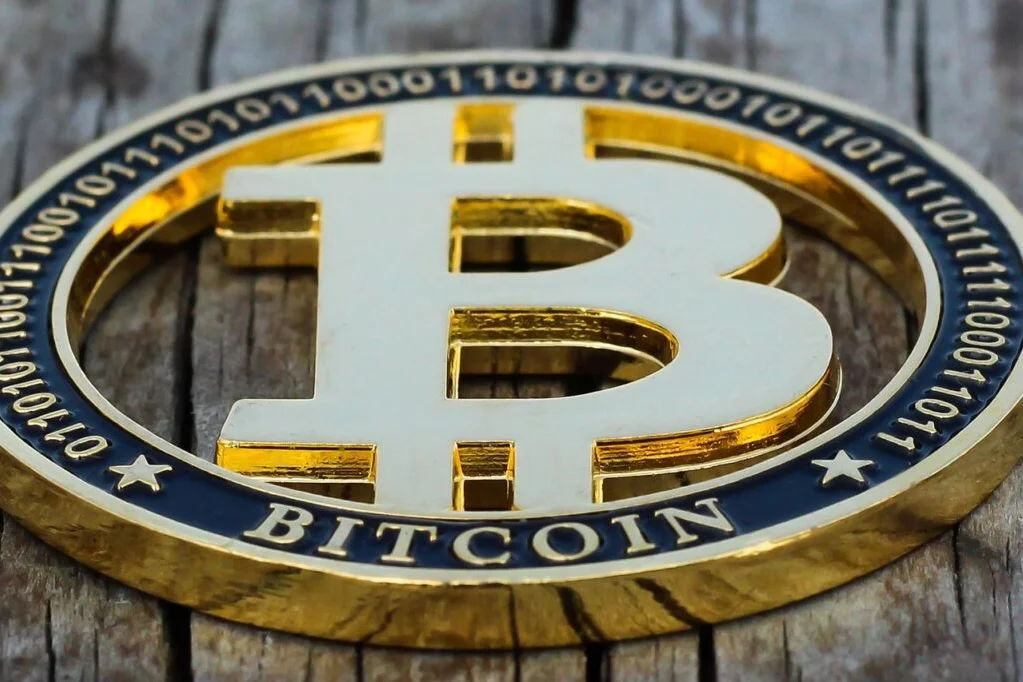 Bitcoin-Linked Stocks Plunge Amid $200 Billion Crypto Crash