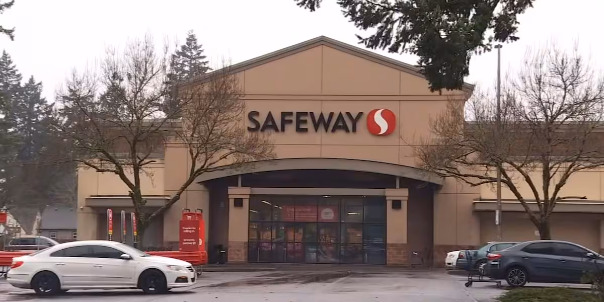 Featured image for Suspect Arrested After Stabbing at Southeast Portland Safeway