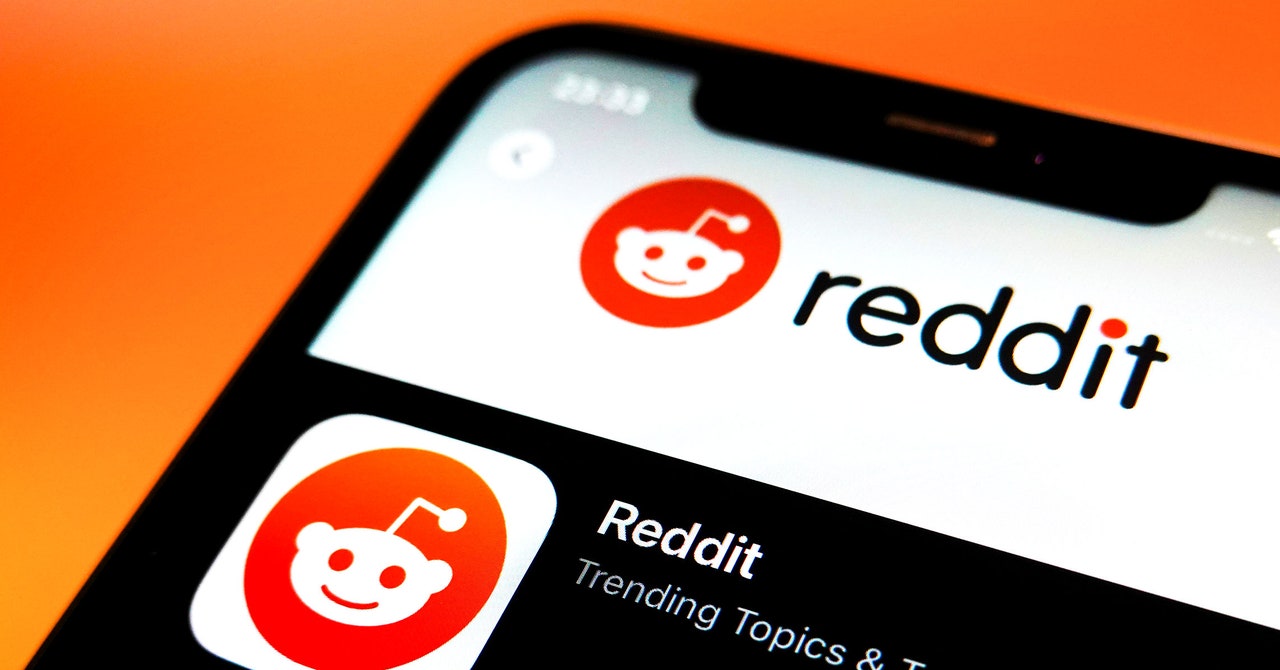 "FTC Investigates Reddit's AI Data Deals Before IPO"