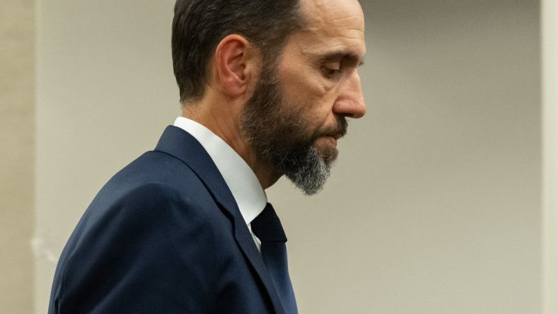 Featured image for "Legal Experts Counter Trump's Contempt Motion in January 6 Inquiry"