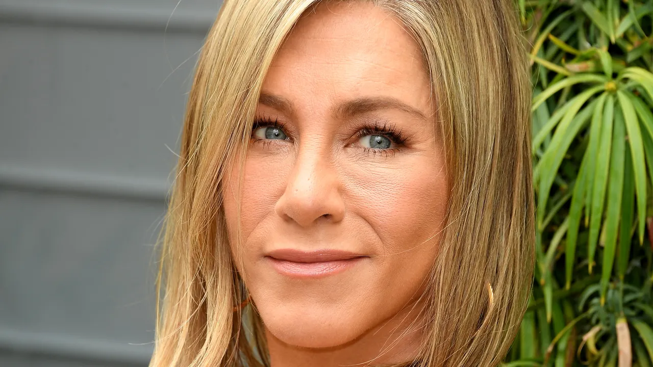 Featured image for Jennifer Aniston Stuns in Bold New Look at 'The Morning Show' Event