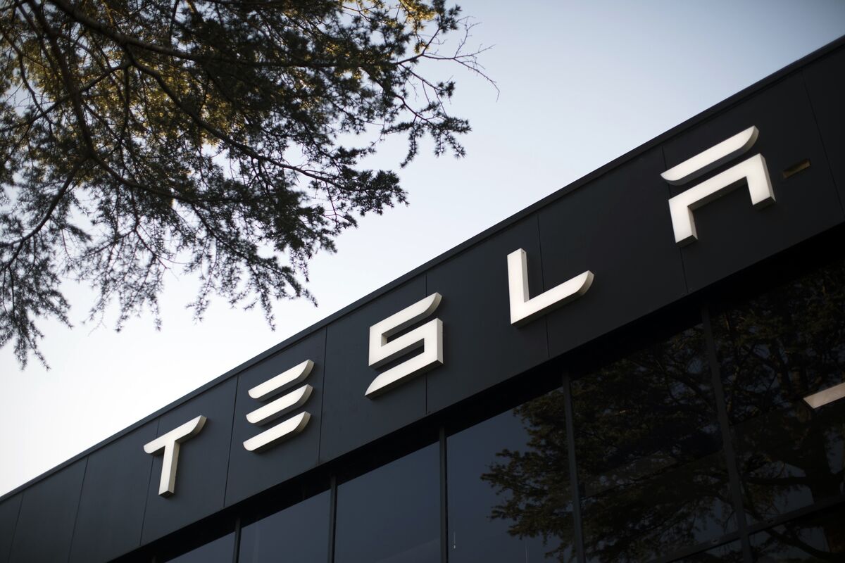 "Tesla's Robotaxi Unveiling and Shift in Low-Cost Car Plans"