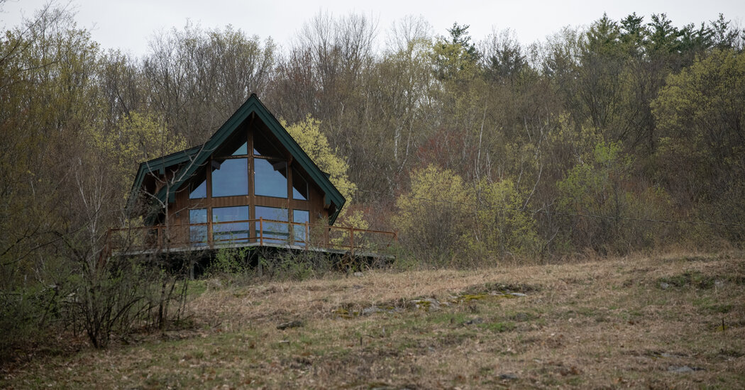 Featured image for Fatal Shooting in Upstate NY Driveway Leaves Boyfriend Grieving and Suspect Identified