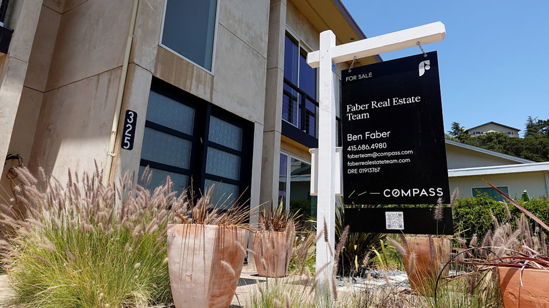 Featured image for US Home Prices Slow Down Amid High Rates and Record Highs