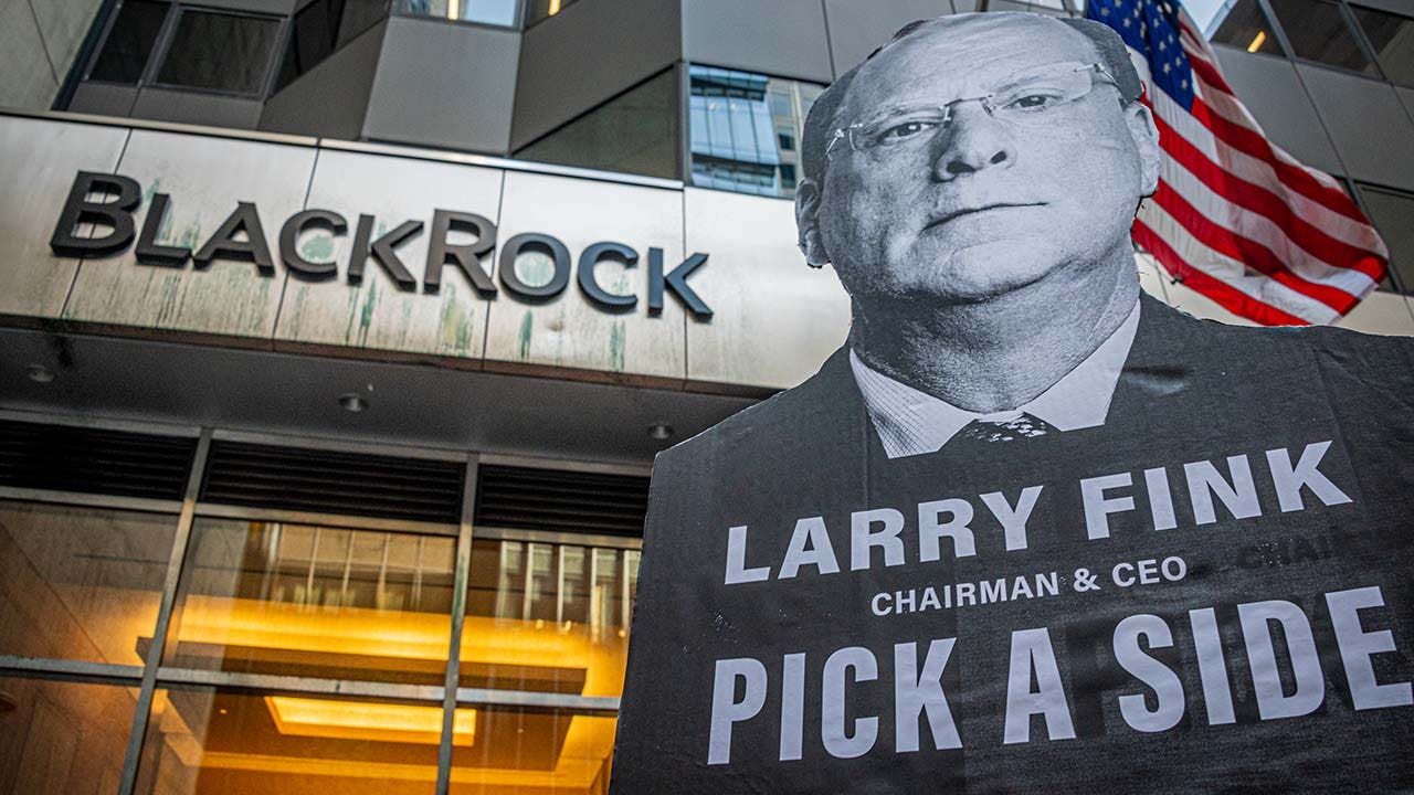 "Texas Withdraws $8.5 Billion from BlackRock, Dealing Blow to ESG Movement"