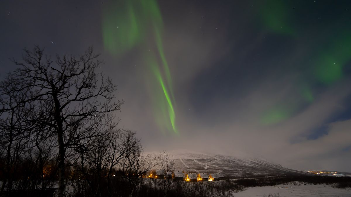 "Testing Abisko's 'Cloud-Busting Weapon' for Northern Lights: My Experience"
