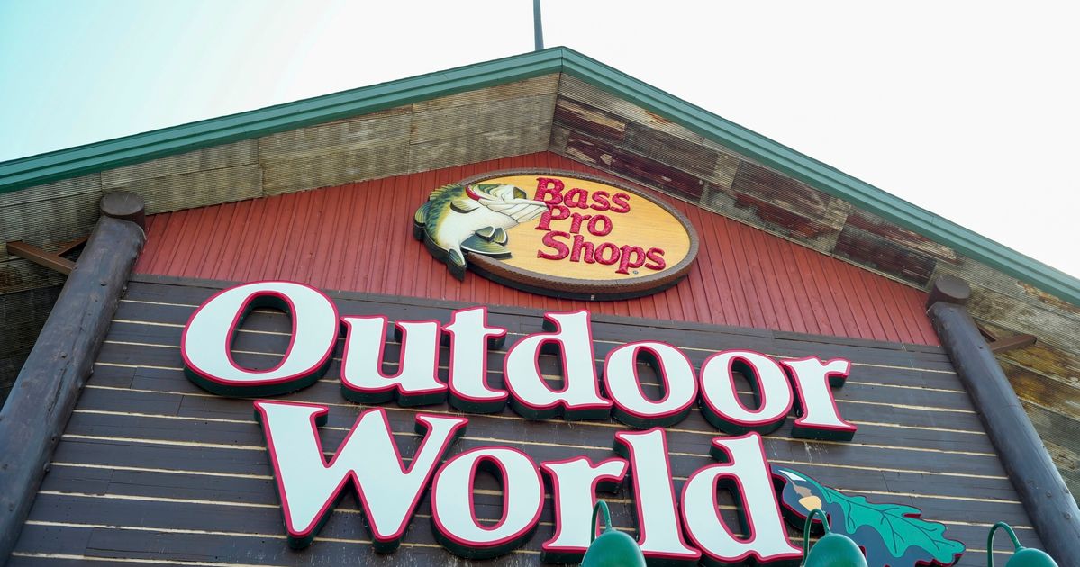 "Shopper's Shock: Alabama Man's X-Rated Dive Into Store Aquarium"