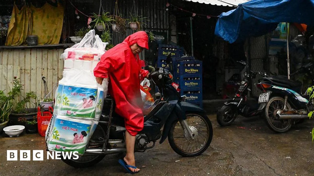 Typhoon Kalmaegi Causes Devastation in Philippines, Death Toll Rises