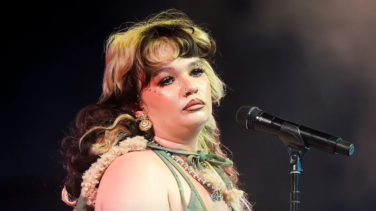 Featured image for Lola Young Collapses on Stage at All Things Go Festival, Later Says She's Okay