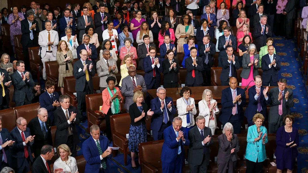 "Congressional Exodus: Lawmakers Flee Frustrating DC"