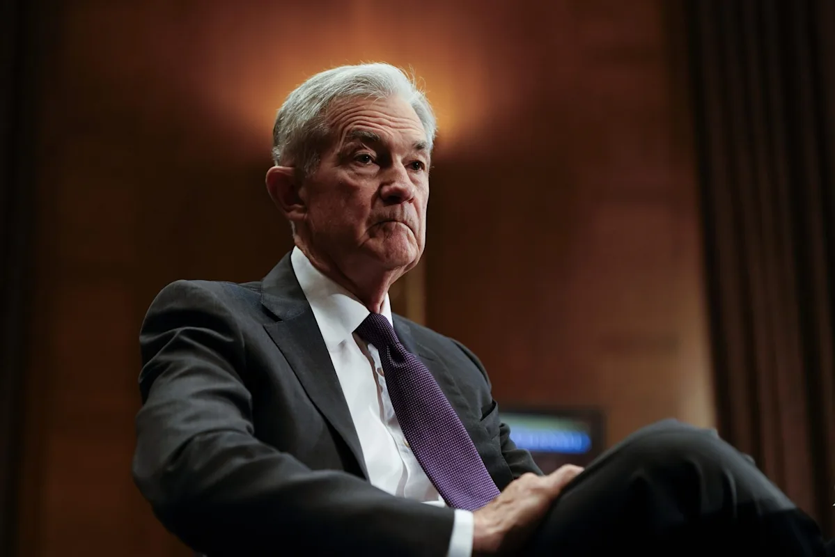 Fed Minutes Reveal Divided Views on Rate Cuts and Inflation