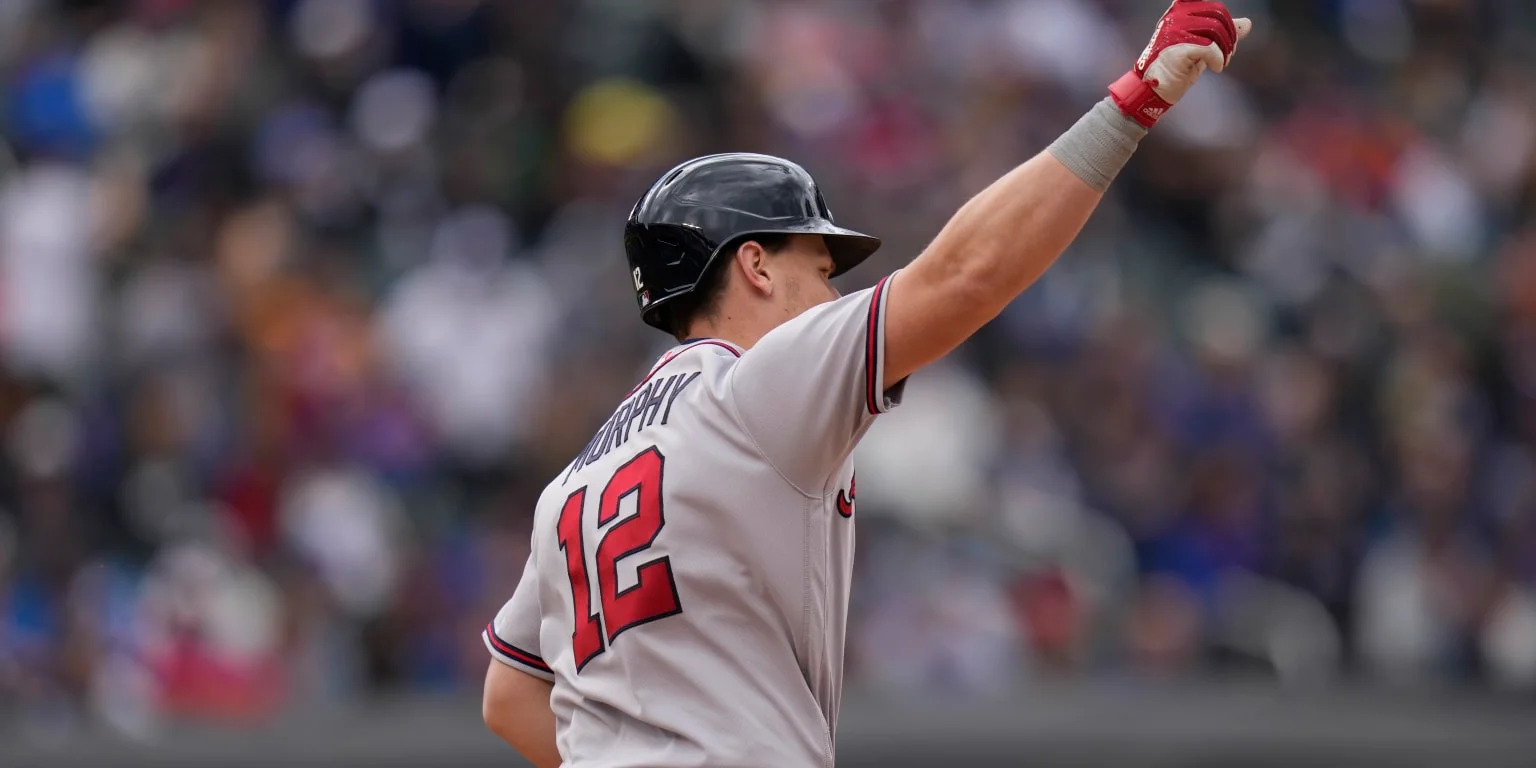 Braves' Sean Murphy dominates with six RBIs and two homers in Game 1 win against Mets.