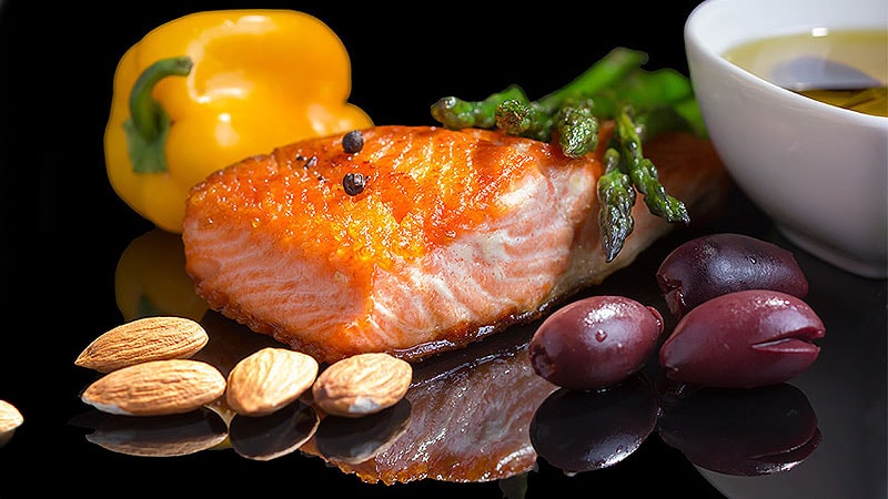 Featured image for "Structured Mediterranean and Low-Fat Diets Best for Heart Health, Study Finds"