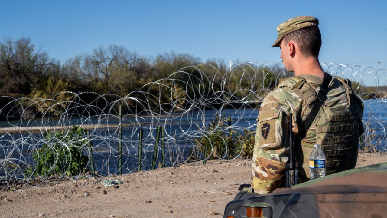 "Texas Border Crisis: Migrant Deaths Prompt Federal Threats and State Controversy"