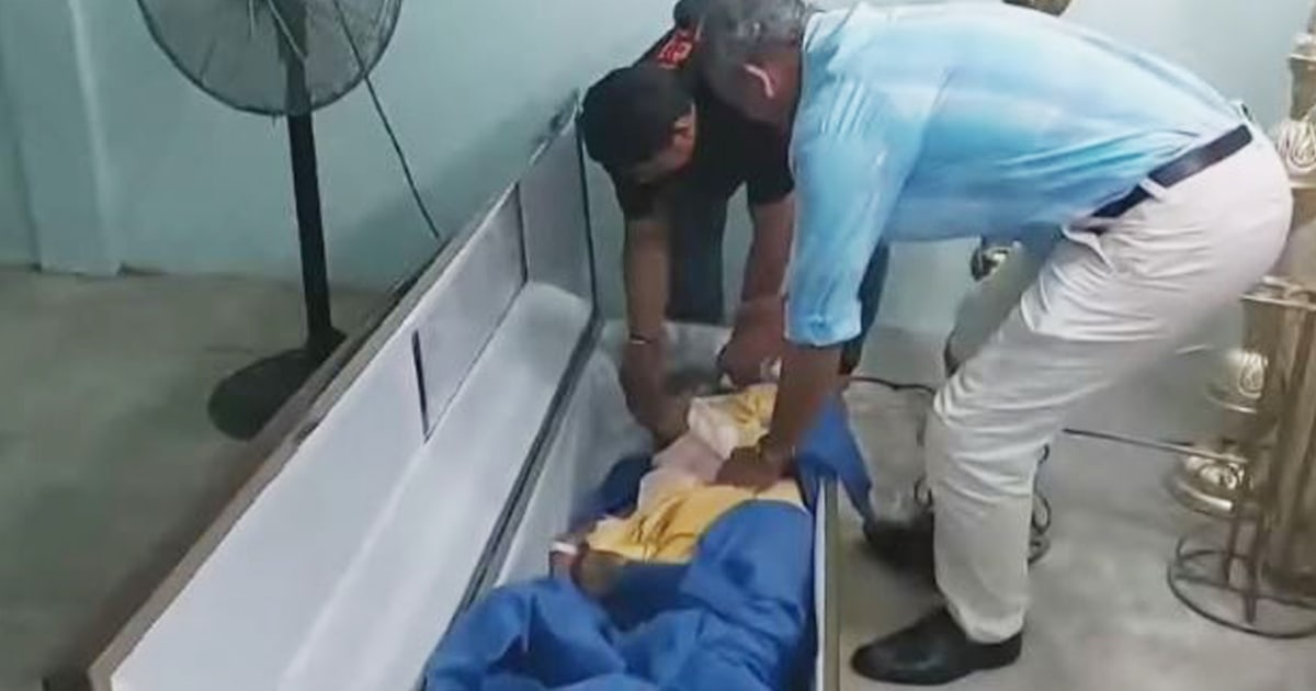 Featured image for Woman declared dead in Ecuador wakes up in coffin during own funeral.