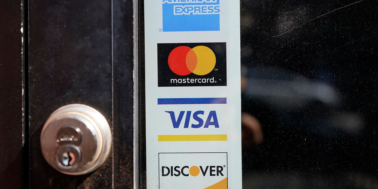 Featured image for Renewed Efforts to Limit Visa and Mastercard Fees Gain Wider Backing