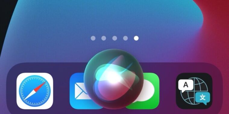 Featured image for Apple's AI Struggles: Engineers Jump Ship, Siri Left Behind.