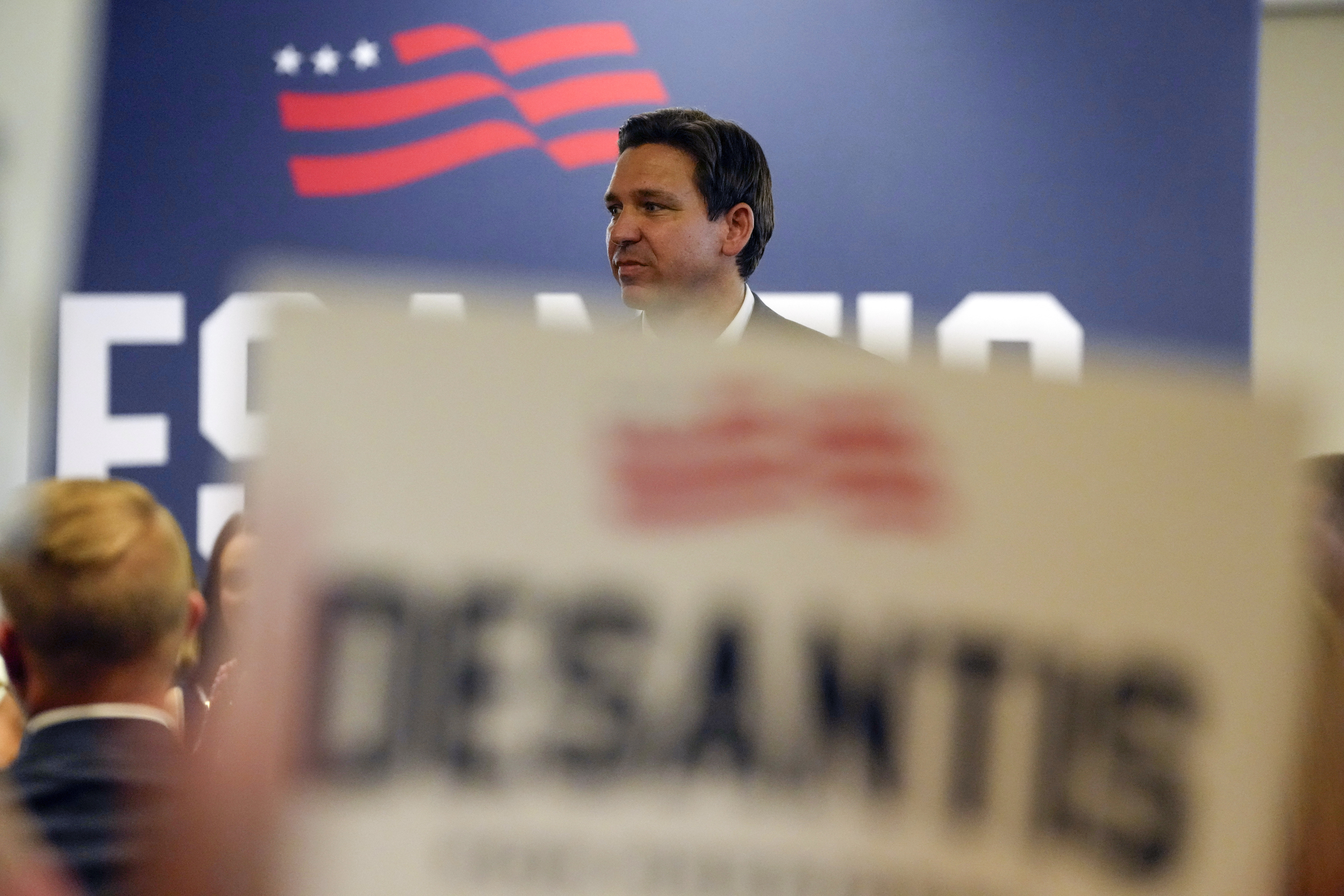 "DeSantis Campaign Reboots with Pledge to Let Ron Shine"