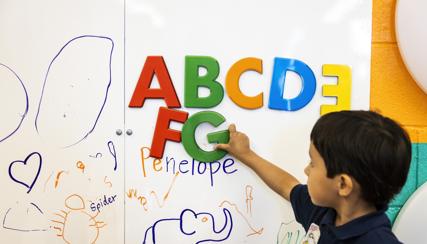 Featured image for "Chicago Public Schools Navigate First Day Challenges with High Dosage Tutoring and Pizza Delight"