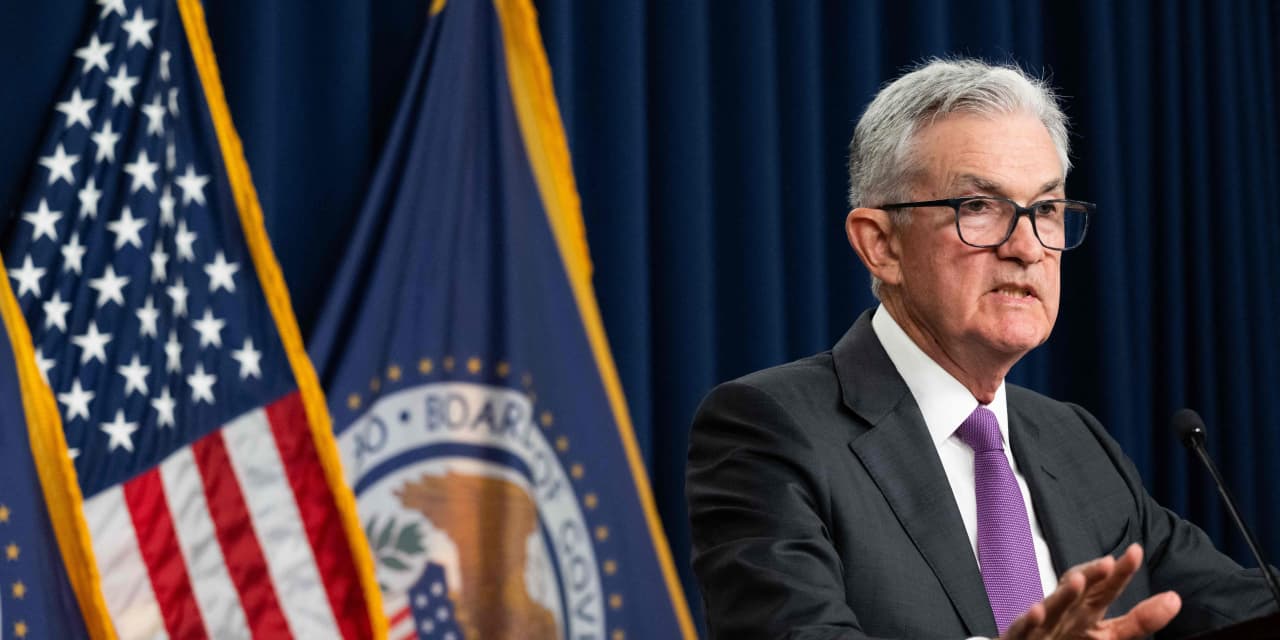 "Markets Brace for Powell's Speech at Jackson Hole Meeting, Stocks Plummet"