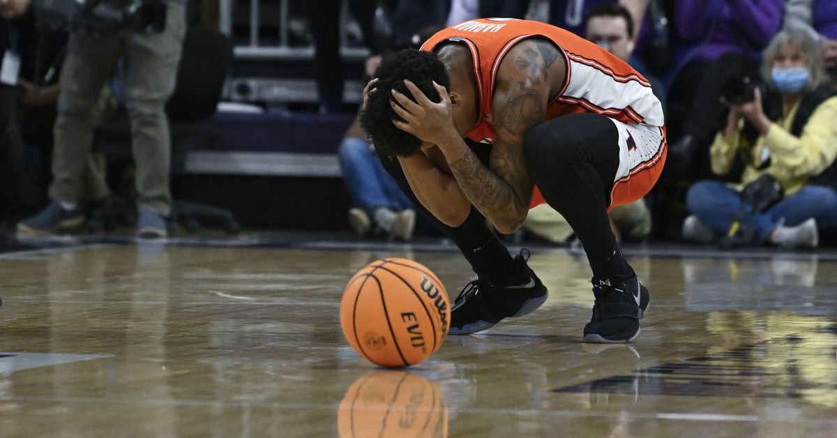 Featured image for Illinois Falls to Northwestern in Overtime Battle