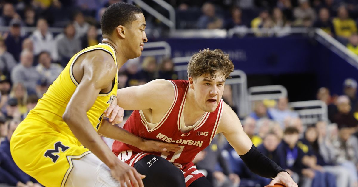 Featured image for Michigan Edges Wisconsin 67-64 in Big Ten Opener