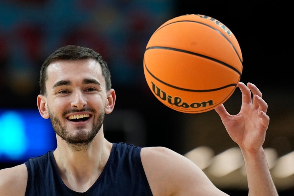 Featured image for Alex Karaban Opts Out of NBA Draft, Returns to UConn