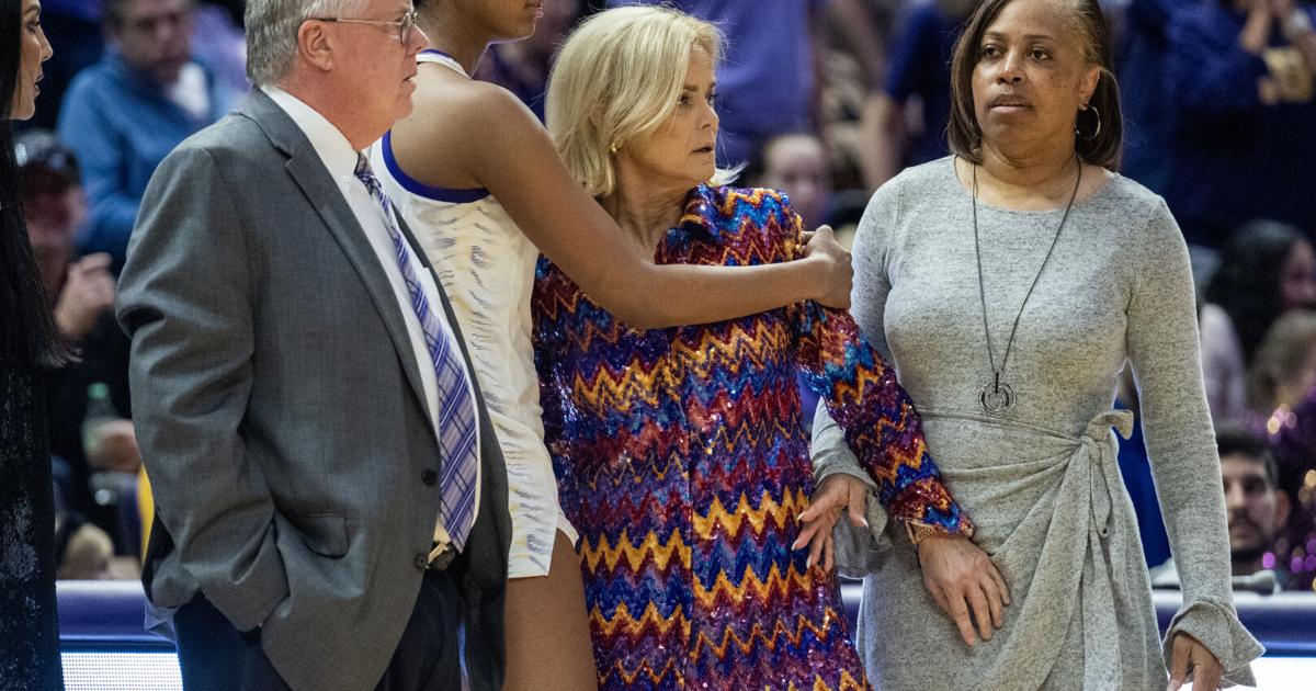 "LSU Coach Kim Mulkey's Ejection Shocks Fans in Northwestern State Game"