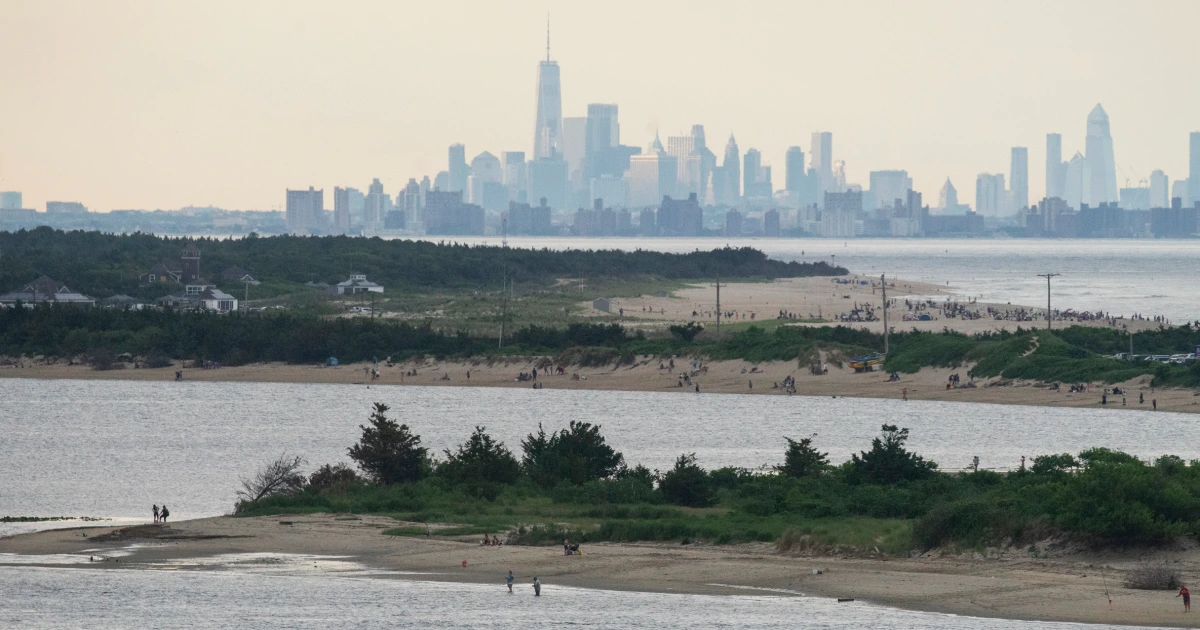 Tragedy at New Jersey Beach: 15-Year-Old Drowns, 5 Others Rescued.
