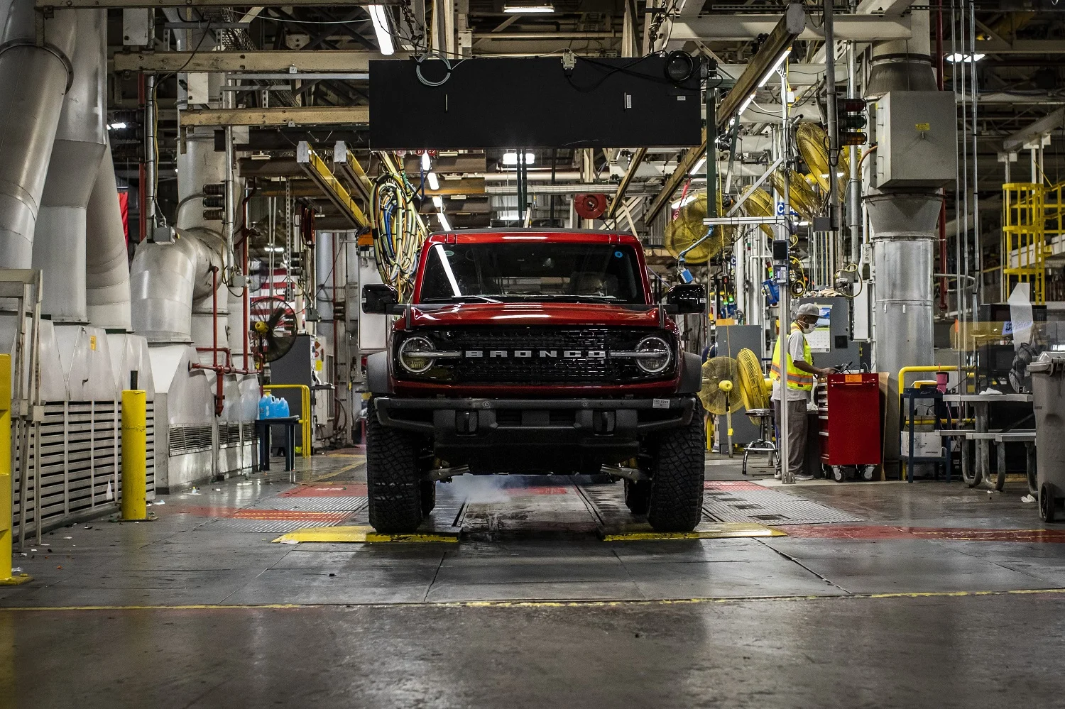 Featured image for Ford to Trim Bronco Production and Cut 4,000 EU Jobs Amid Market Shifts