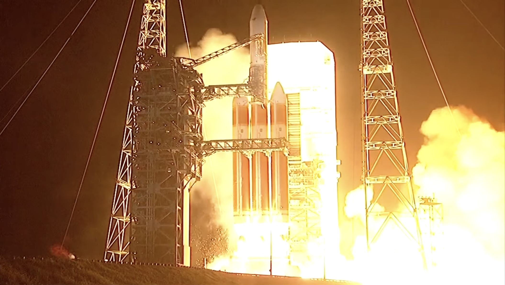 Featured image for Delta 4 Heavy rocket successfully launches classified spy satellite.