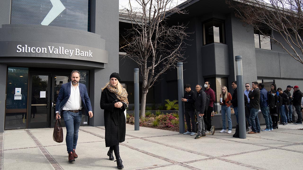 Federal Reserve warned of Silicon Valley Bank's risk management before collapse.