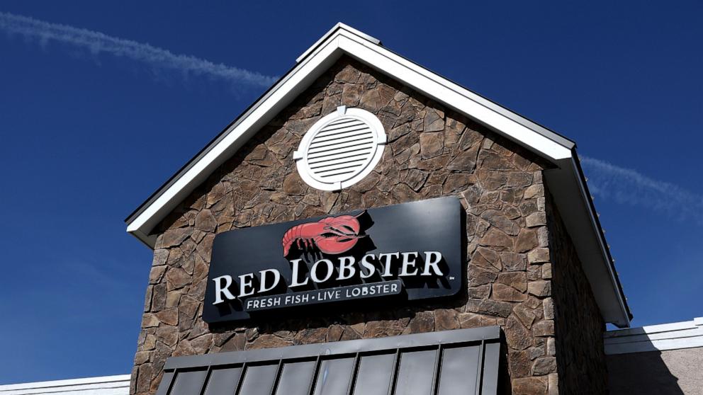 Featured image for "Red Lobster Considers Bankruptcy Amid $11M Losses from Endless Shrimp Promotion"