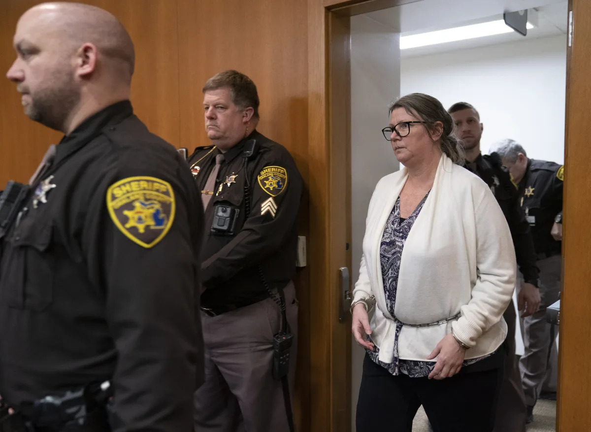 "Michigan Jury Finds Jennifer Crumbley Guilty of Involuntary Manslaughter in Landmark School Shooting Case"