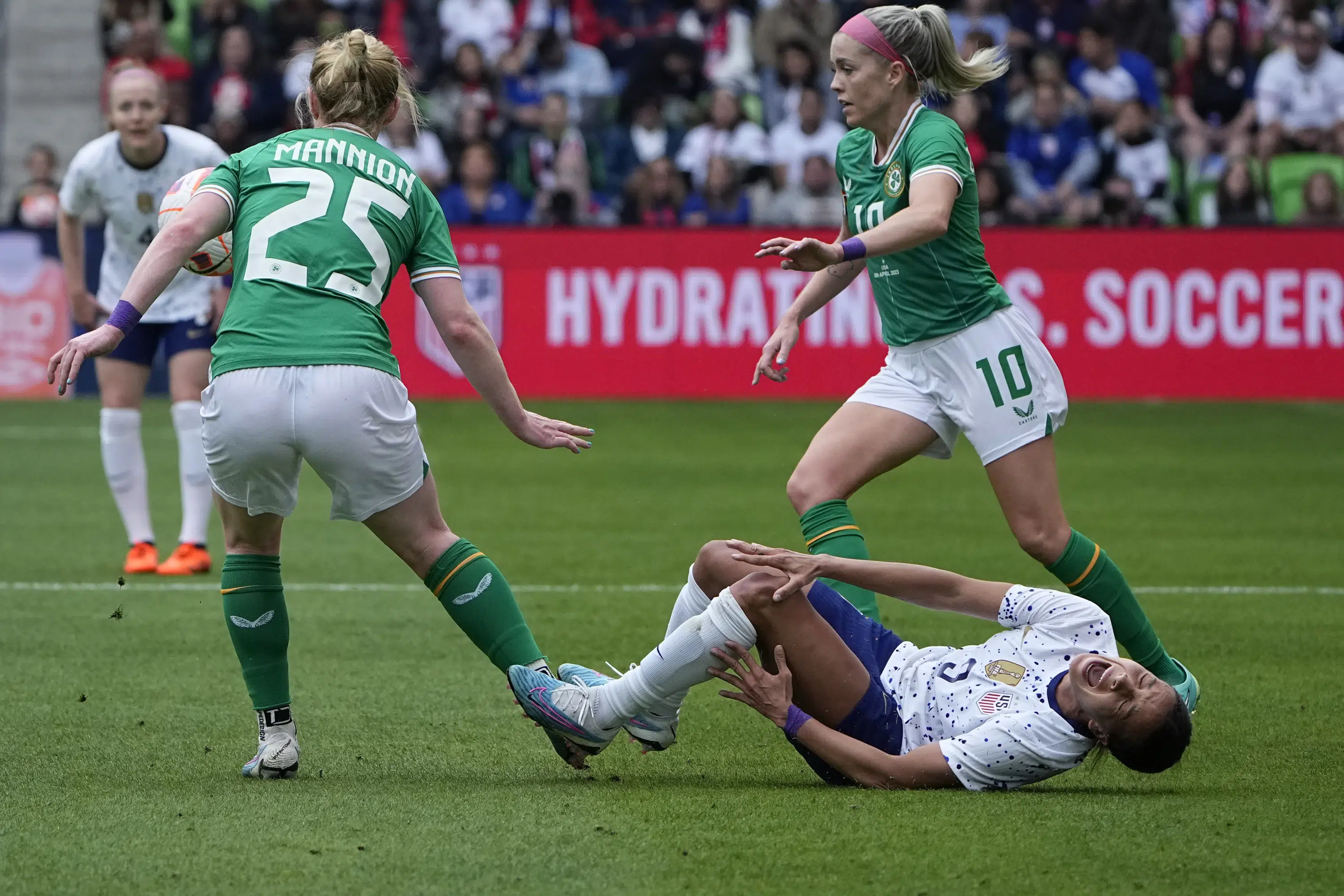 Mallory Swanson's Knee Injury During USWNT Match Against Ireland.