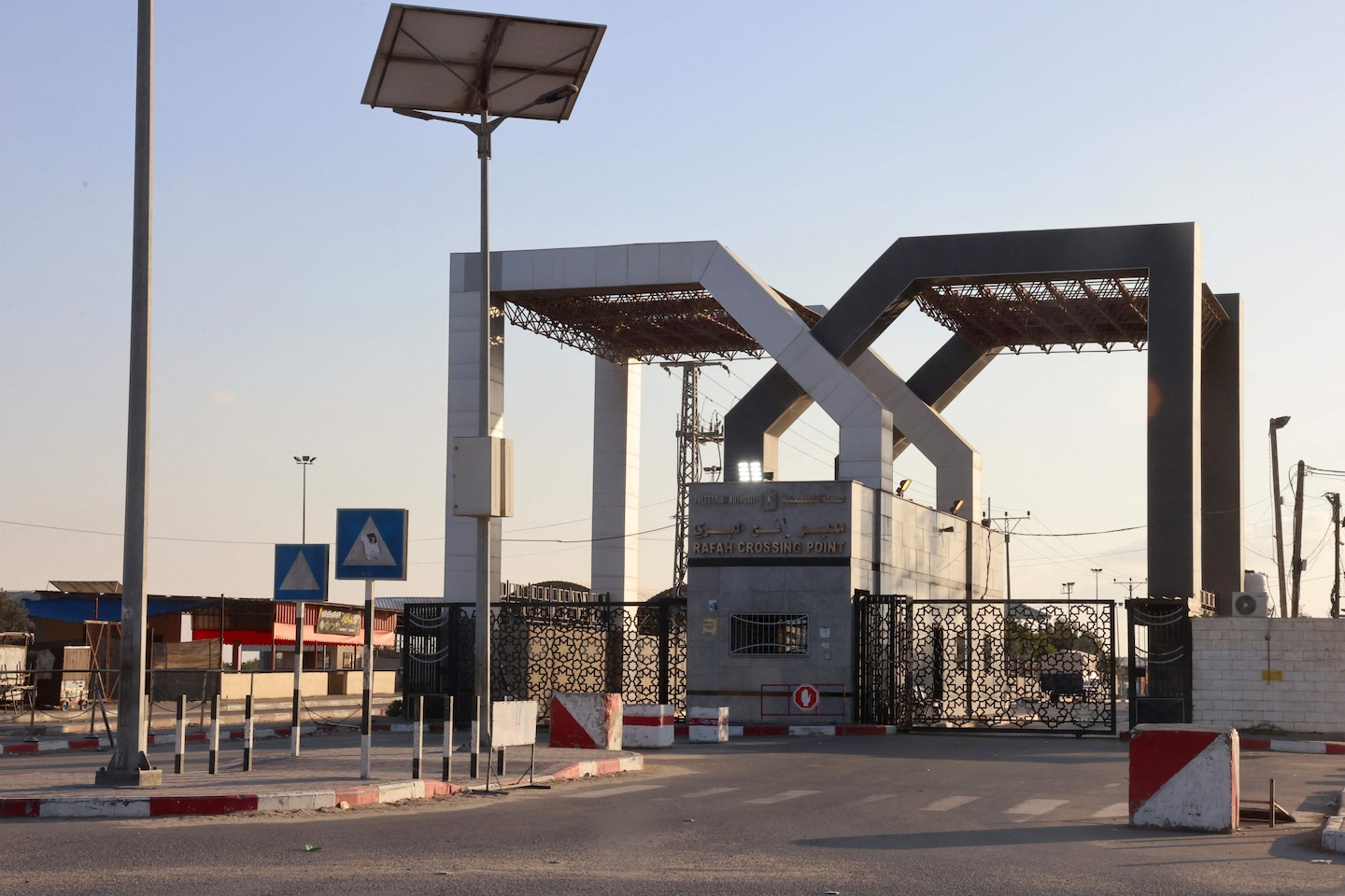 Egypt's Reluctance to Allow Gaza Refugees Despite Israel's Evacuation Order