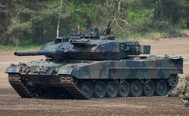 Featured image for Germany Sends Leopard Tanks to Aid Ukraine in War Against Russia