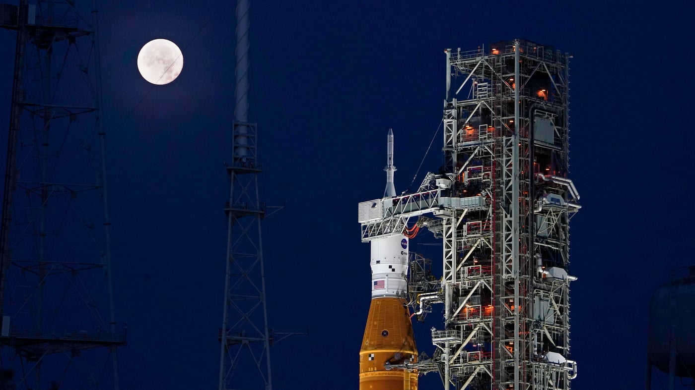 Featured image for "NASA's Mission: Establishing a Standard Time for the Moon"