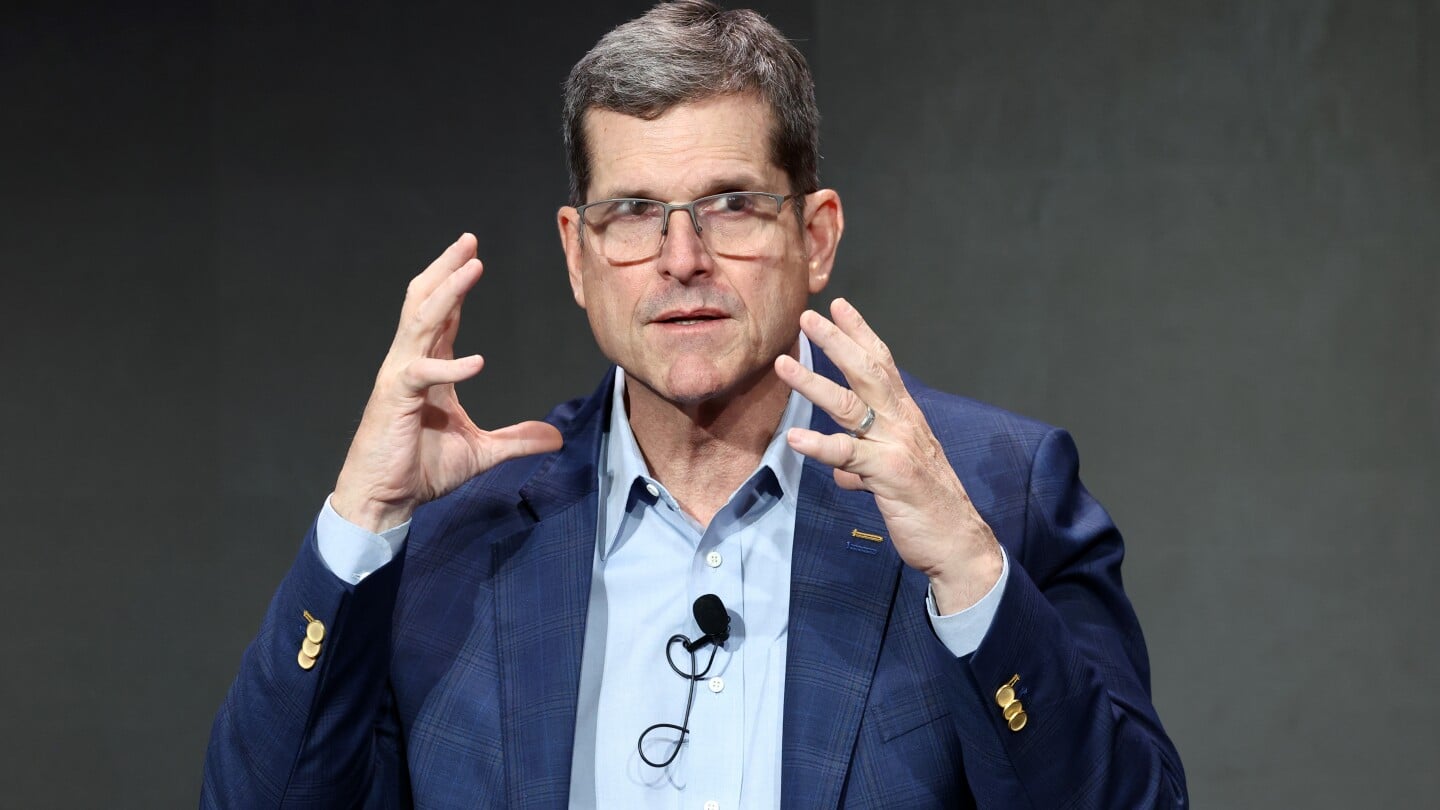 Featured image for "College Football Set to Embrace Helmet Communications and Technology Rules in 2024"