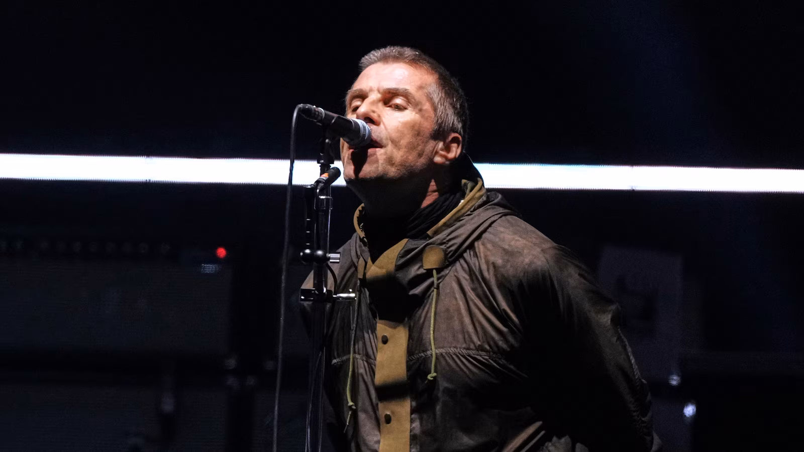 Featured image for Tragic Fall at Oasis Concert in London