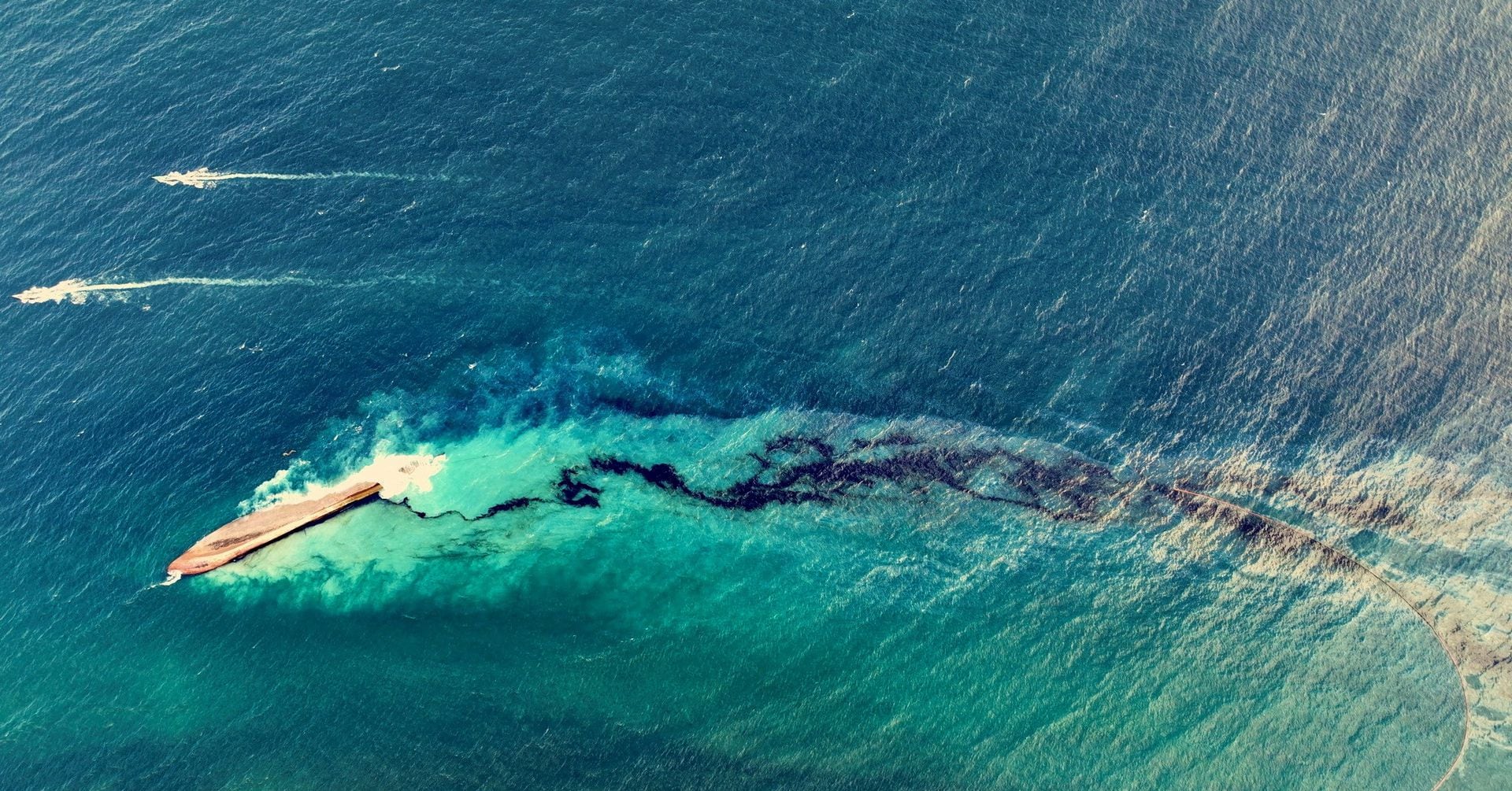 Featured image for "Trinidad and Tobago Mobilizes Volunteers to Clean Up Major Oil Spill"