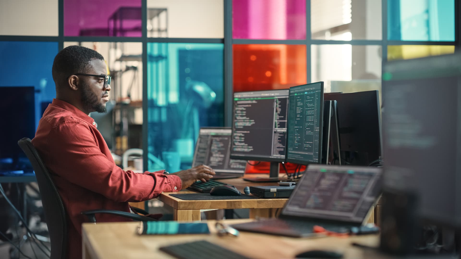 The Impact of AI on Job Postings and the Economy
