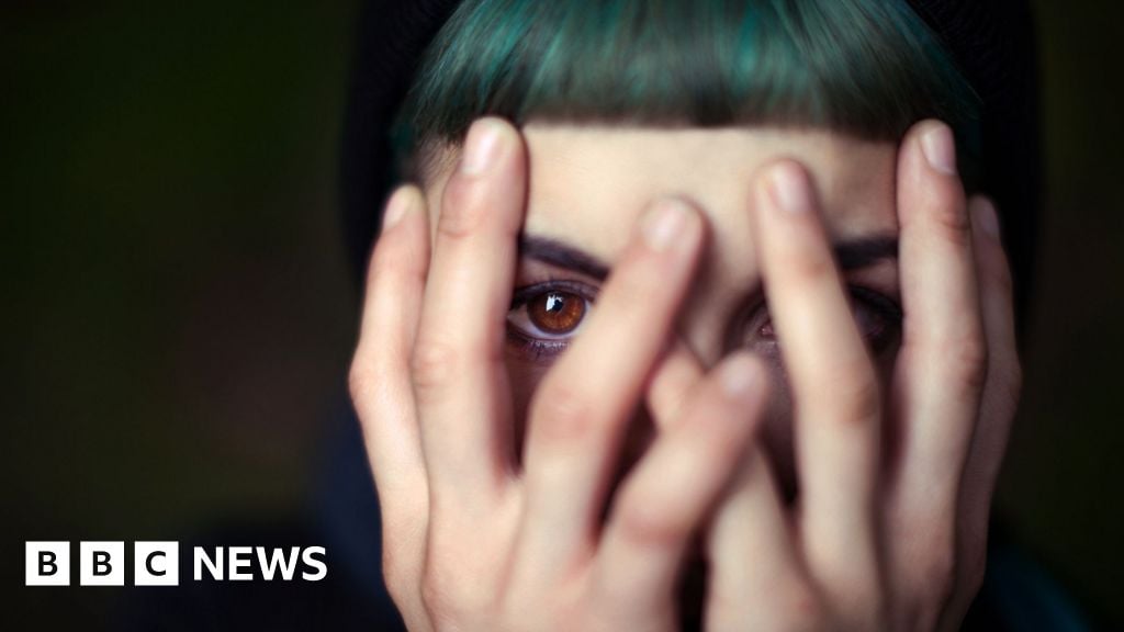 Featured image for Why Fidgeting Triggers Misokinesia in Some People