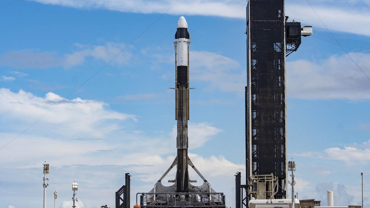 Featured image for SpaceX's 29th Cargo Mission: NASA Resupply Launch Tonight
