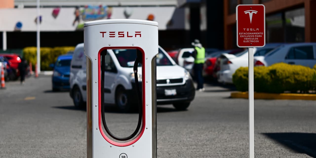 Tesla's EV Charging Dominance Threatens Competitors and Draws White House Attention