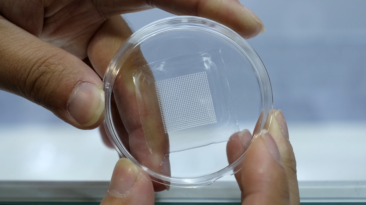 Featured image for Mobile Printer Produces Dissolvable COVID-19 Vaccine Patches
