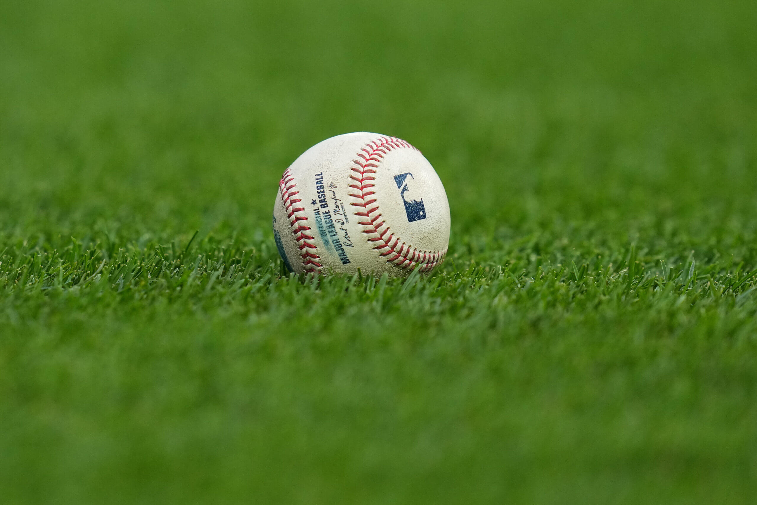 Featured image for Cameraman Injured by Errant Throw at Yankees-Orioles Game