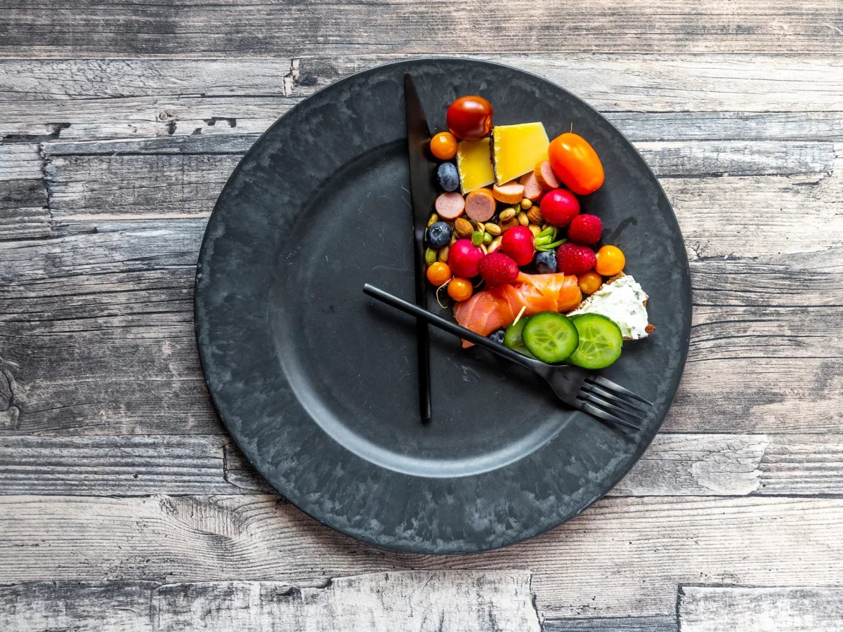 "Study Shows Fasting-Mimicking Diet Reverses Biological Age by 2.5 Years"