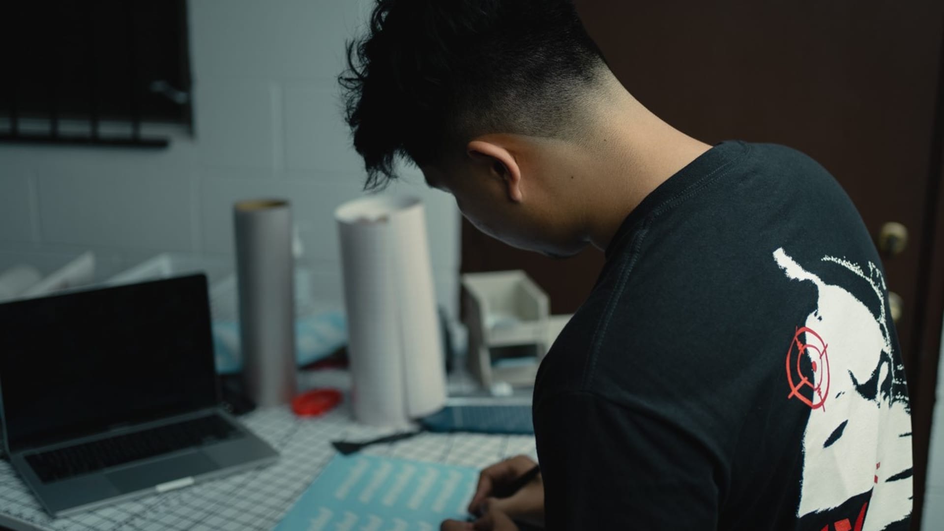 Featured image for From $300 to $500,000 a year: The Remarkable Rise of a 21-Year-Old Side Hustler