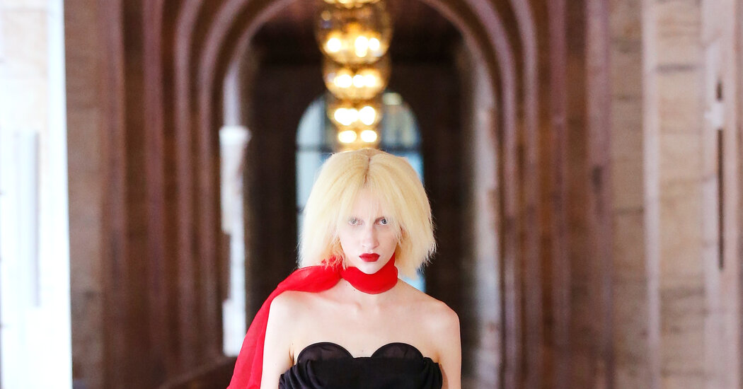 Featured image for ChatGPT Joins Marc Jacobs for Record-Breaking Fall 2023 Fashion Show.